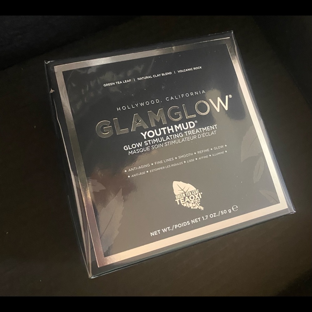 Glamglow youthmud glow stimulating & exfoliating treatment mask